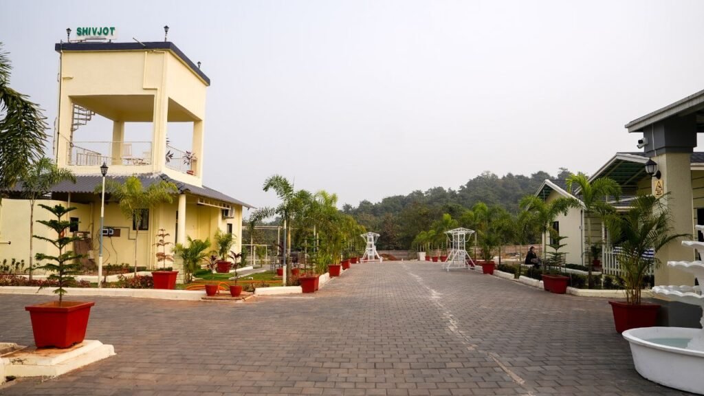 Best Time to Visit Karjat 2026 | Weather, Temperature & Travel Guide